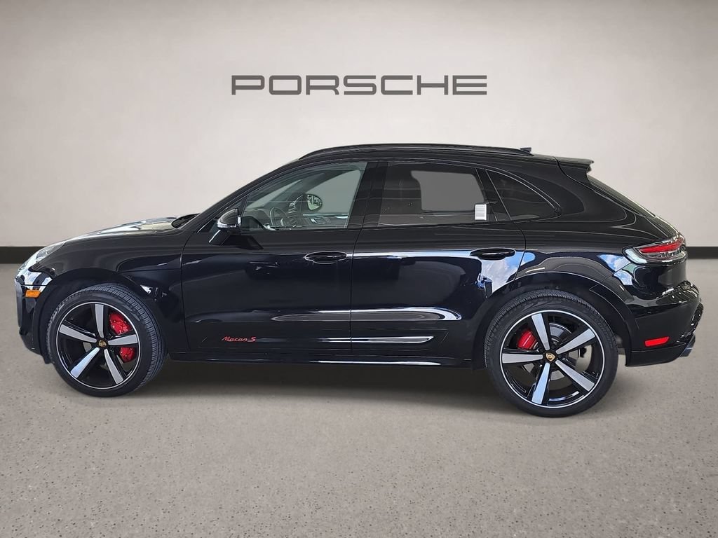 Certified 2025 Porsche Macan S AWD/4WD image 2