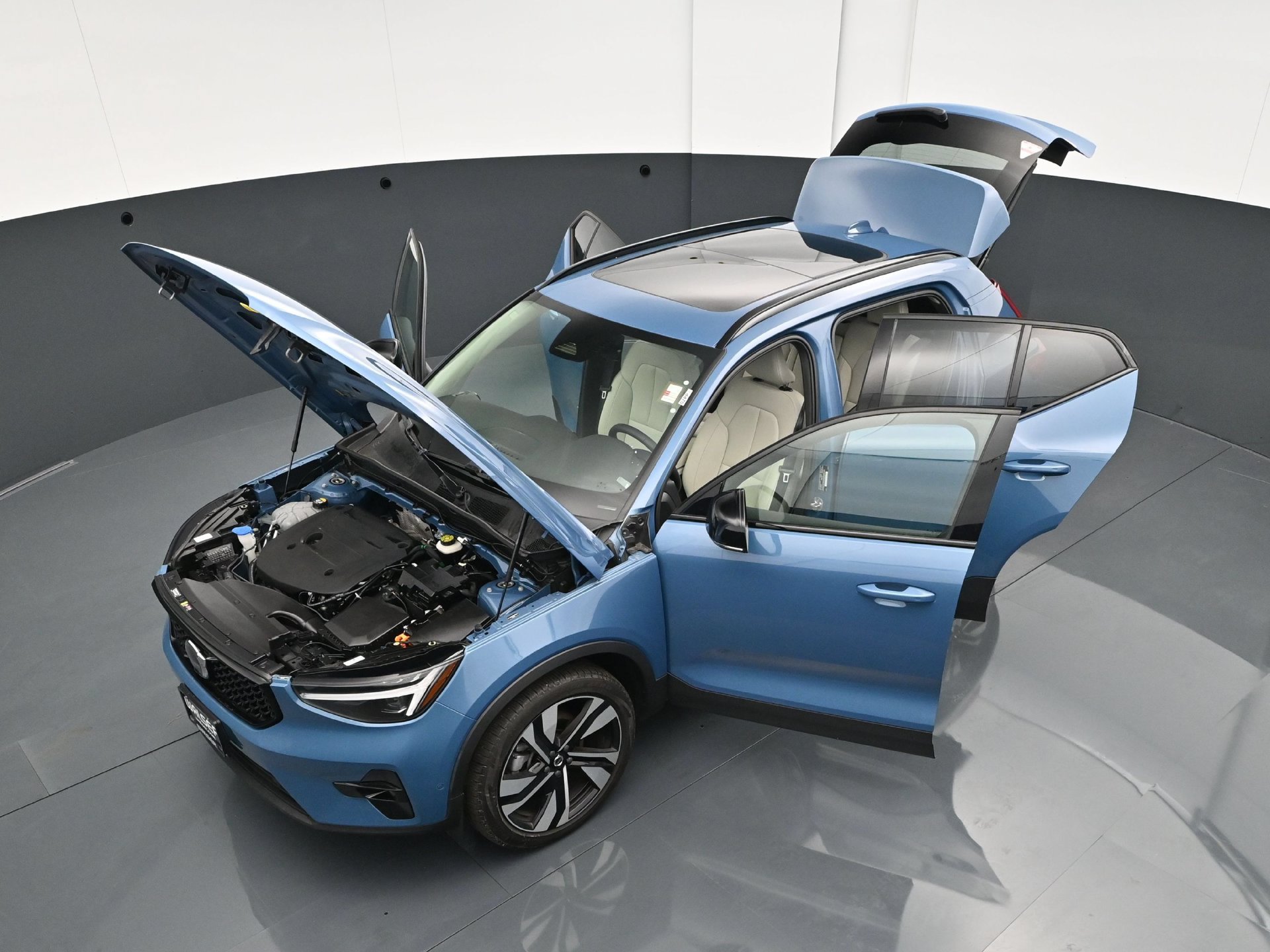 Used 2025 Volvo XC40 B5 Ultra w/ Climate Package AWD/4WD image 48
