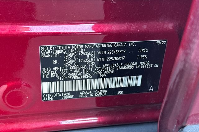 Certified 2022 Toyota RAV4 XLE w/ XLE Grade Weather Package AWD/4WD image 34