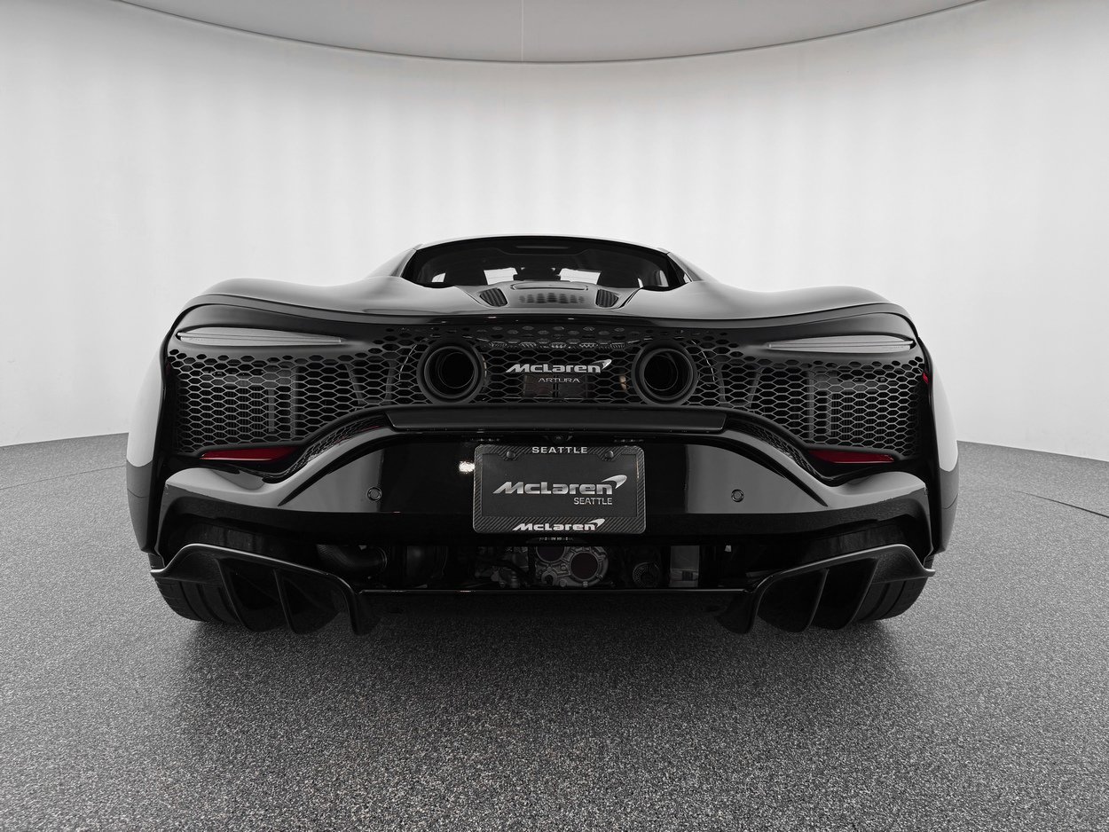 New 2025 McLaren Artura image 5