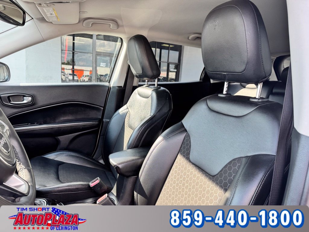 Used 2021 Jeep Compass Latitude FWD image 32