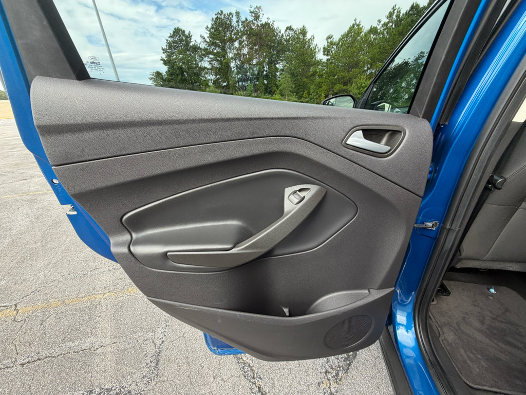 Used 2019 Ford Escape SE FWD image 14