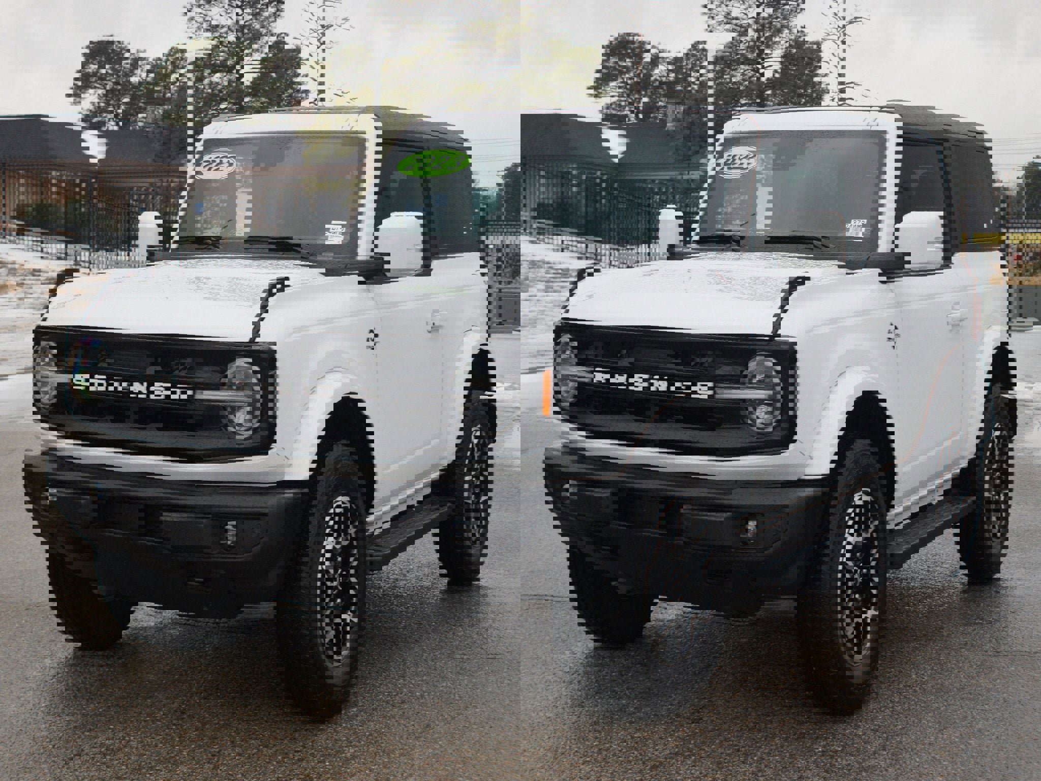Used 2023 Ford Bronco Outer Banks image 2