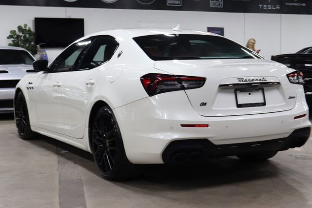 Used 2022 Maserati Ghibli Modena Q4 AWD/4WD image 3