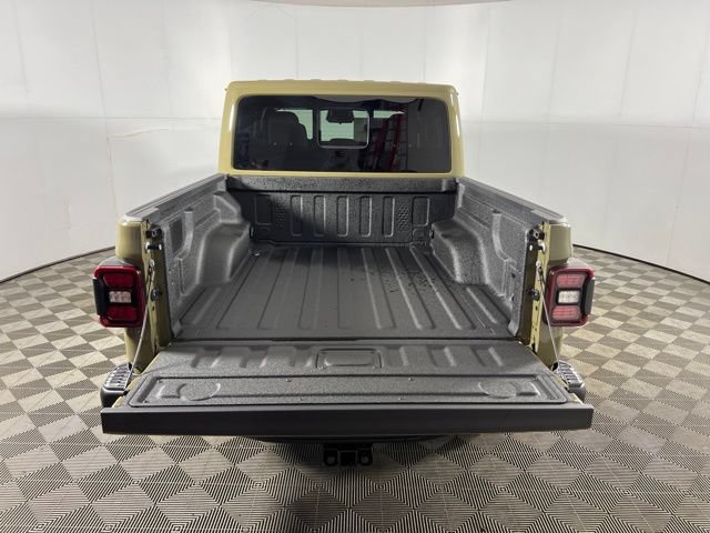 New 2026 Jeep Gladiator Rubicon w/ Steel Power Dome Hood Package AWD/4WD image 6