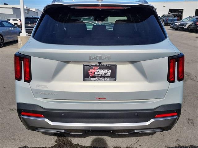 New 2026 Kia Sorento S w/ S Panoramic Sunroof Package image 4