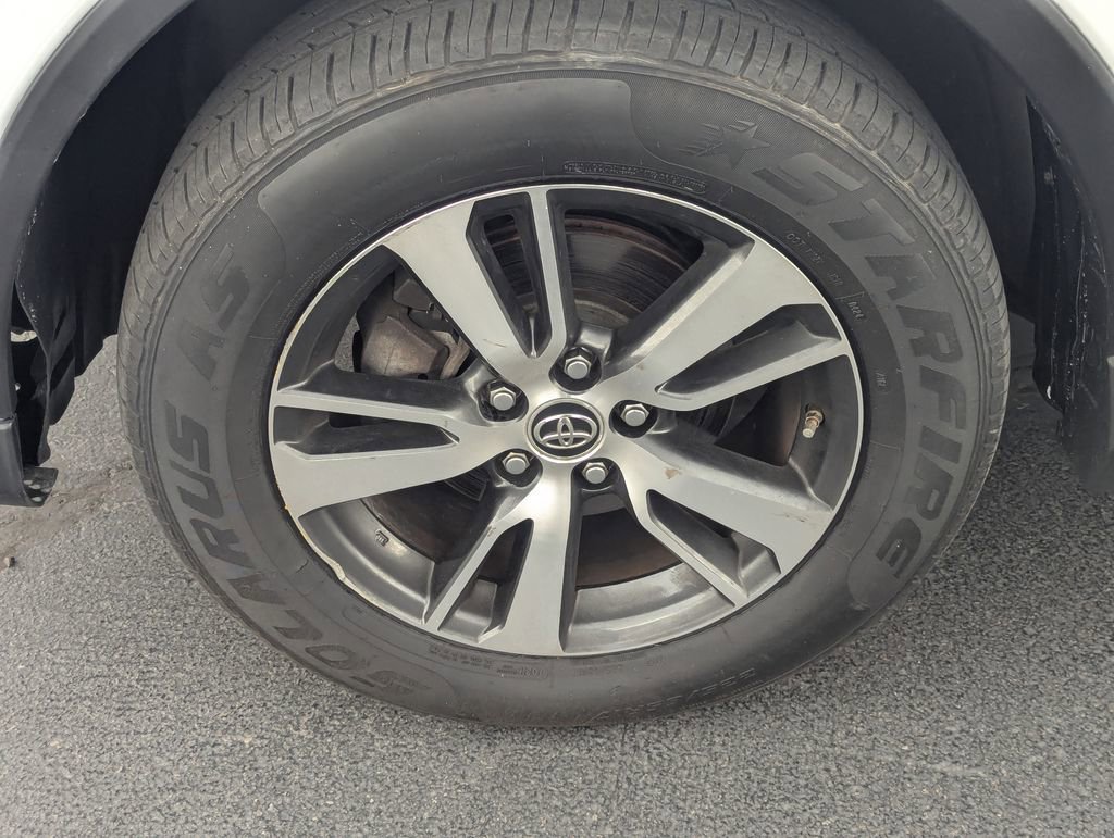Used 2018 Toyota RAV4 XLE image 13