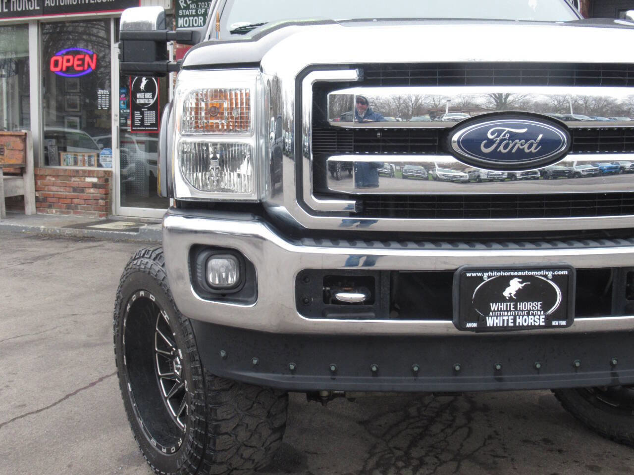 Used 2015 Ford F350 Lariat w/ Chrome Package image 3