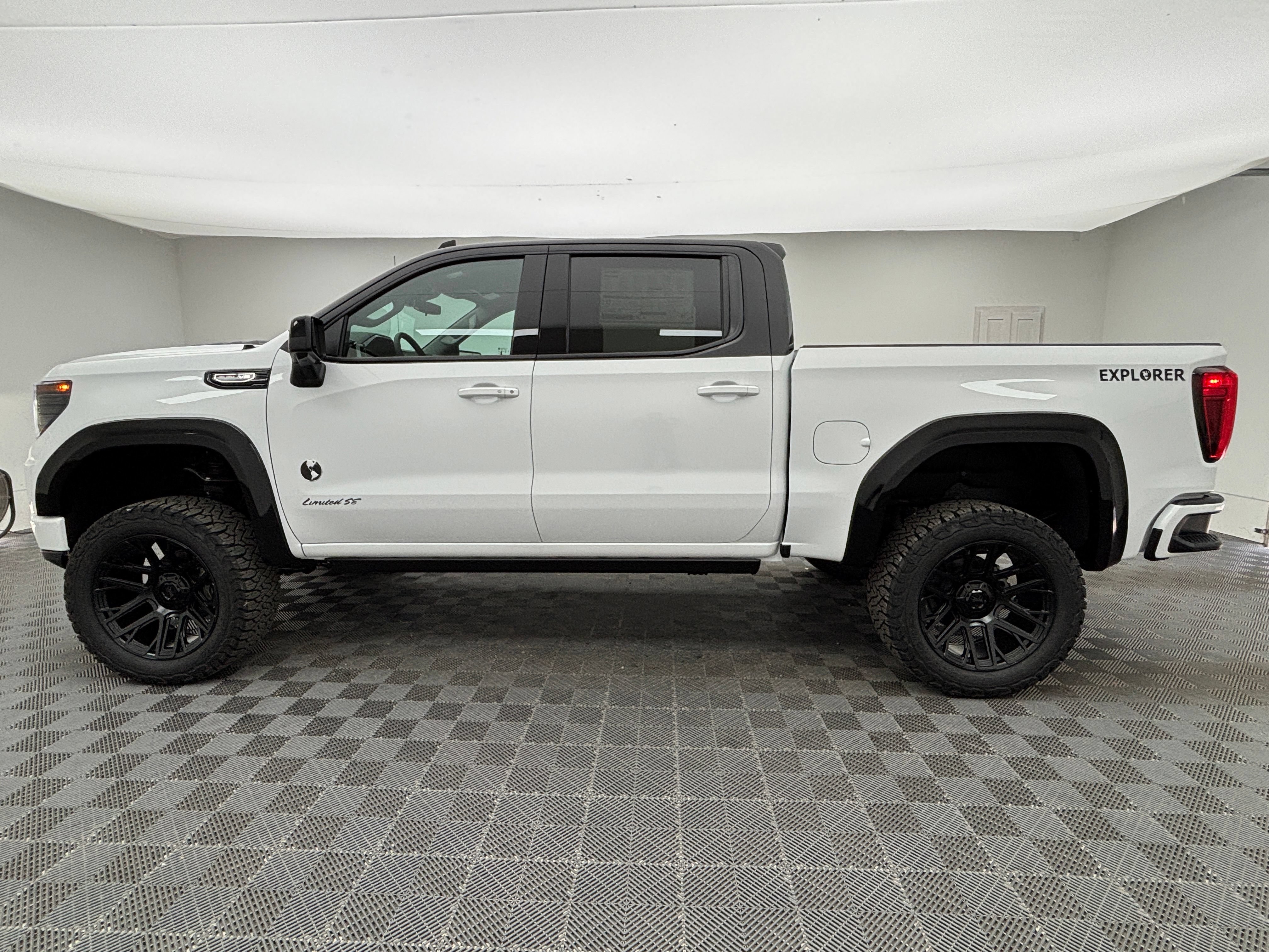 New 2026 GMC Sierra 1500 Elevation w/ Preferred Package AWD/4WD image 11