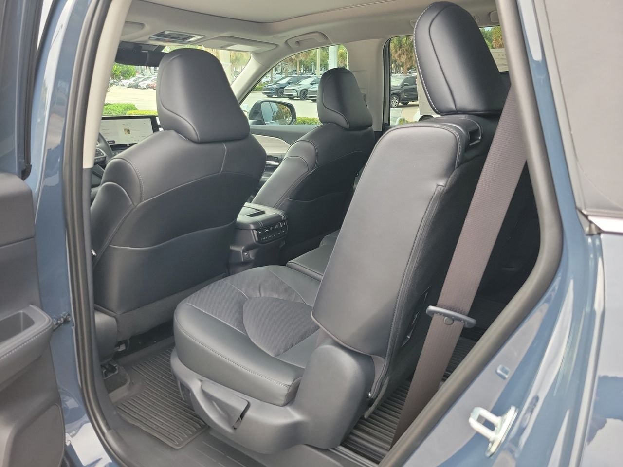 New 2026 Toyota Grand Highlander FWD image 10
