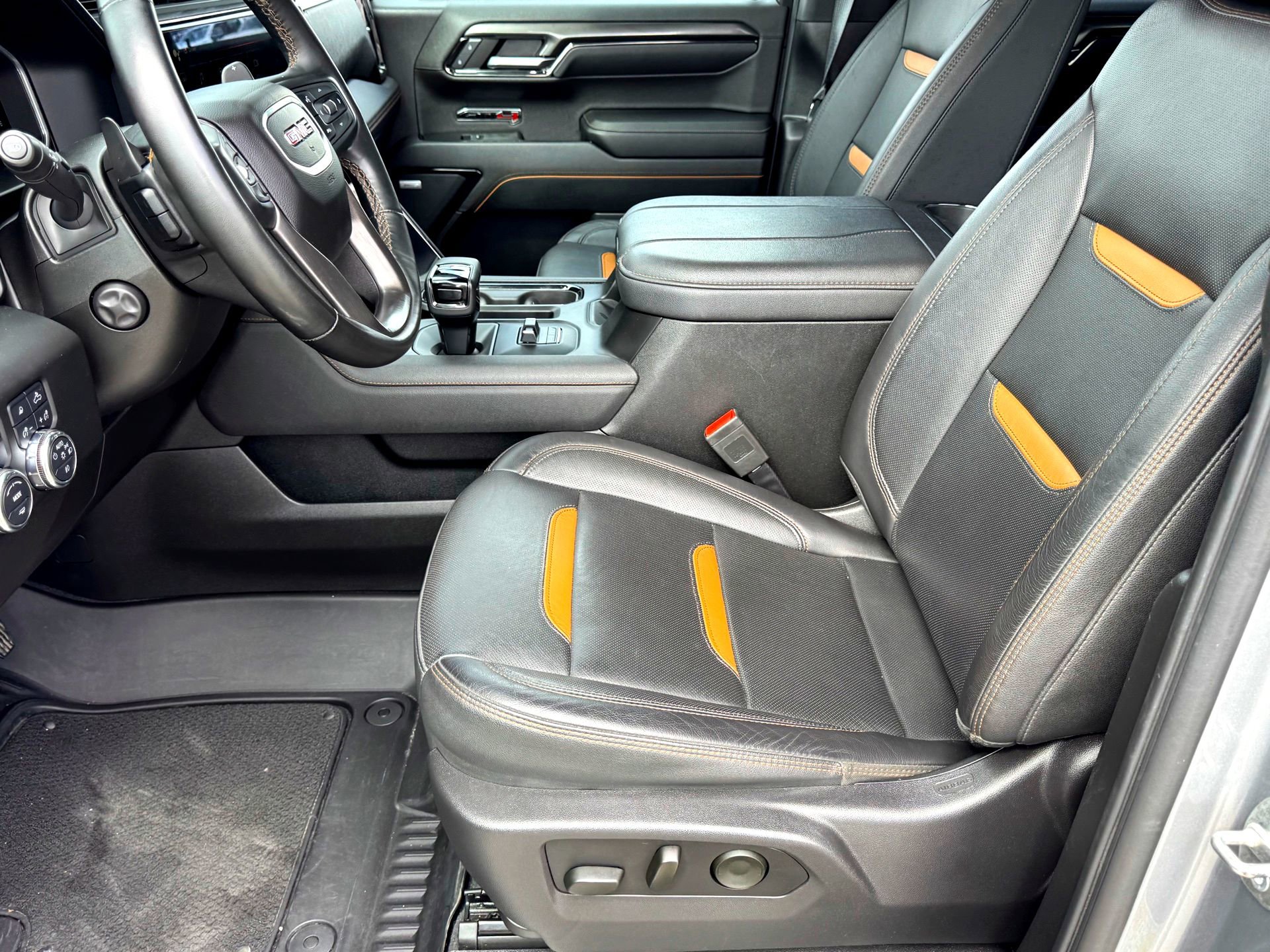 Used 2024 GMC Sierra 1500 AT4 w/ Technology Package image 12