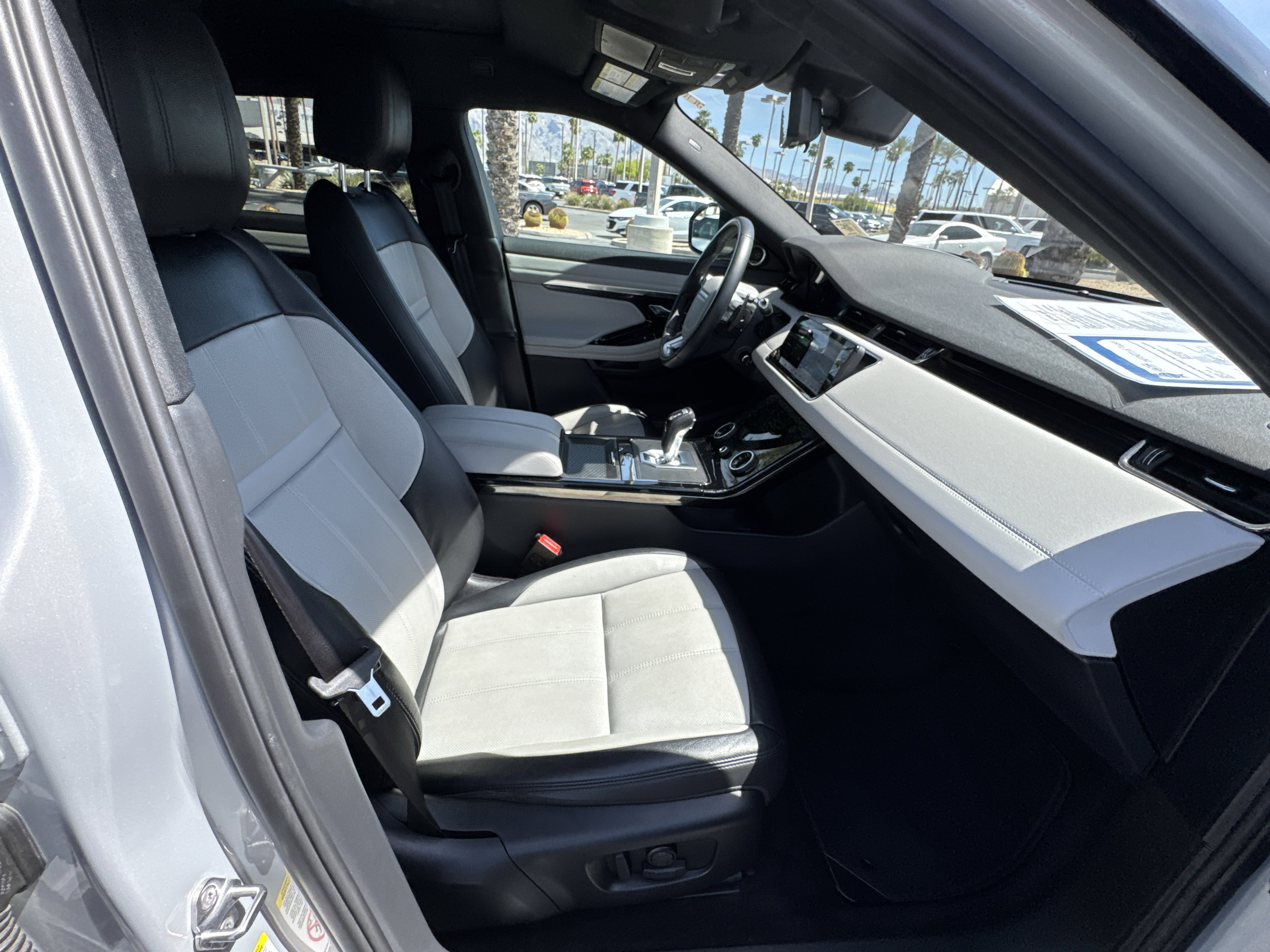 Used 2020 Land Rover Range Rover Evoque First Edition image 30
