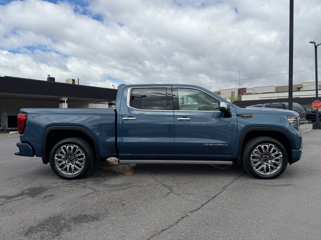 Used 2024 GMC Sierra 1500 Denali Ultimate image 2