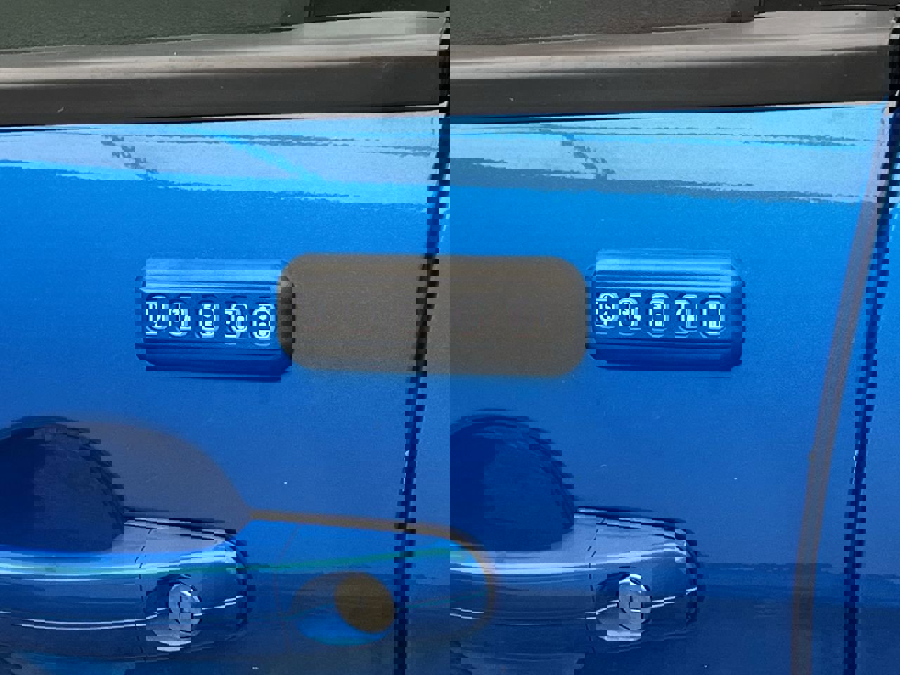 Used 2015 Ford Focus SE w/ SE Cold Weather Package image 6