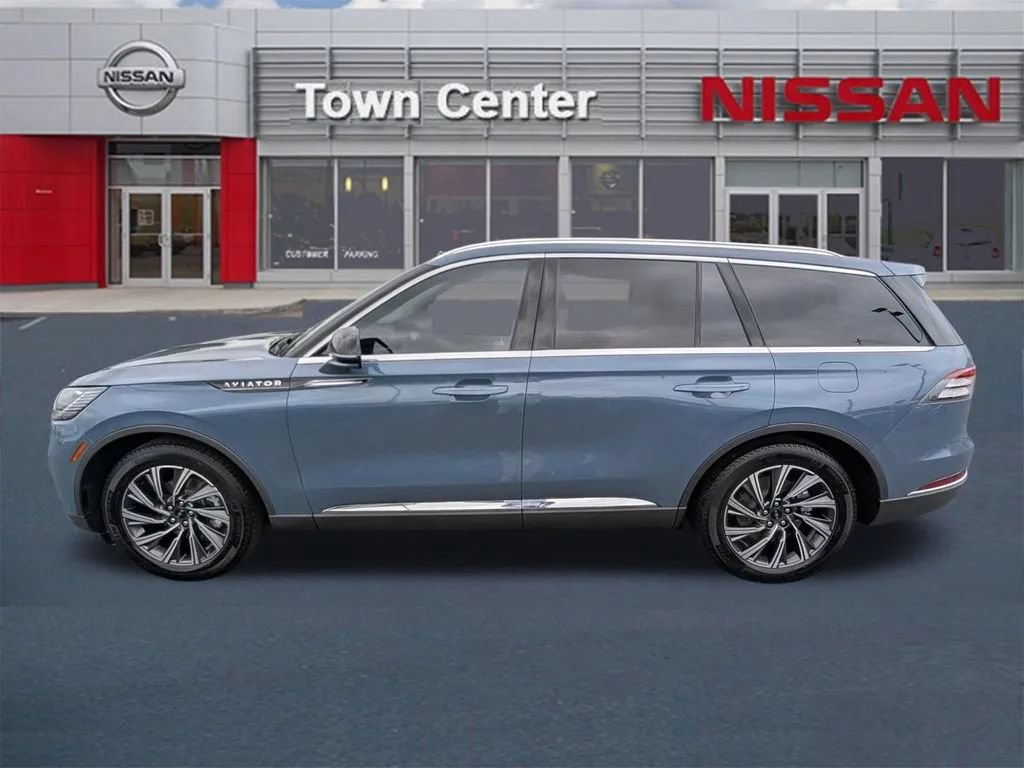 Used 2025 Lincoln Aviator 2WD image 4