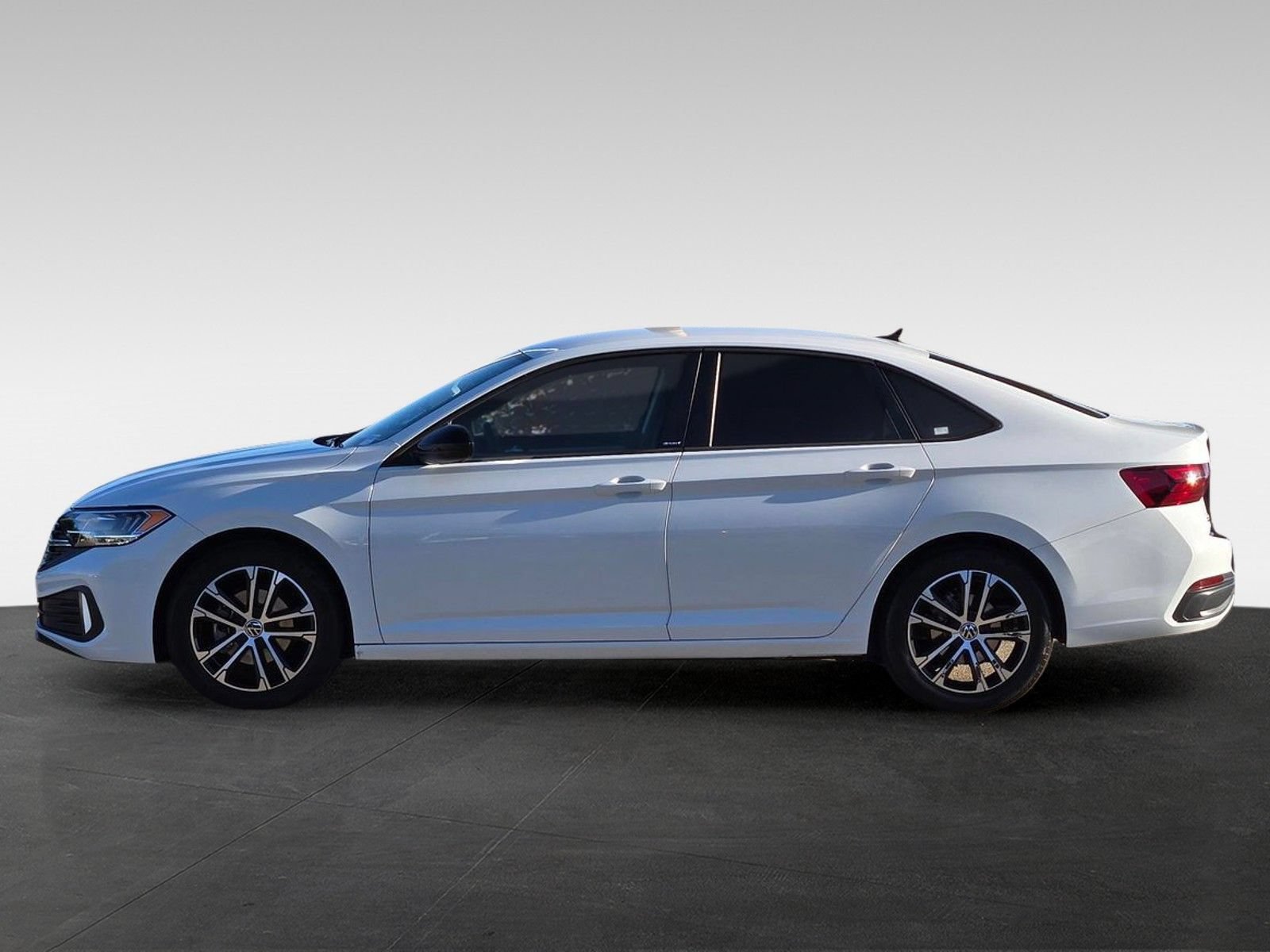 Used 2024 Volkswagen Jetta Sport FWD image 8