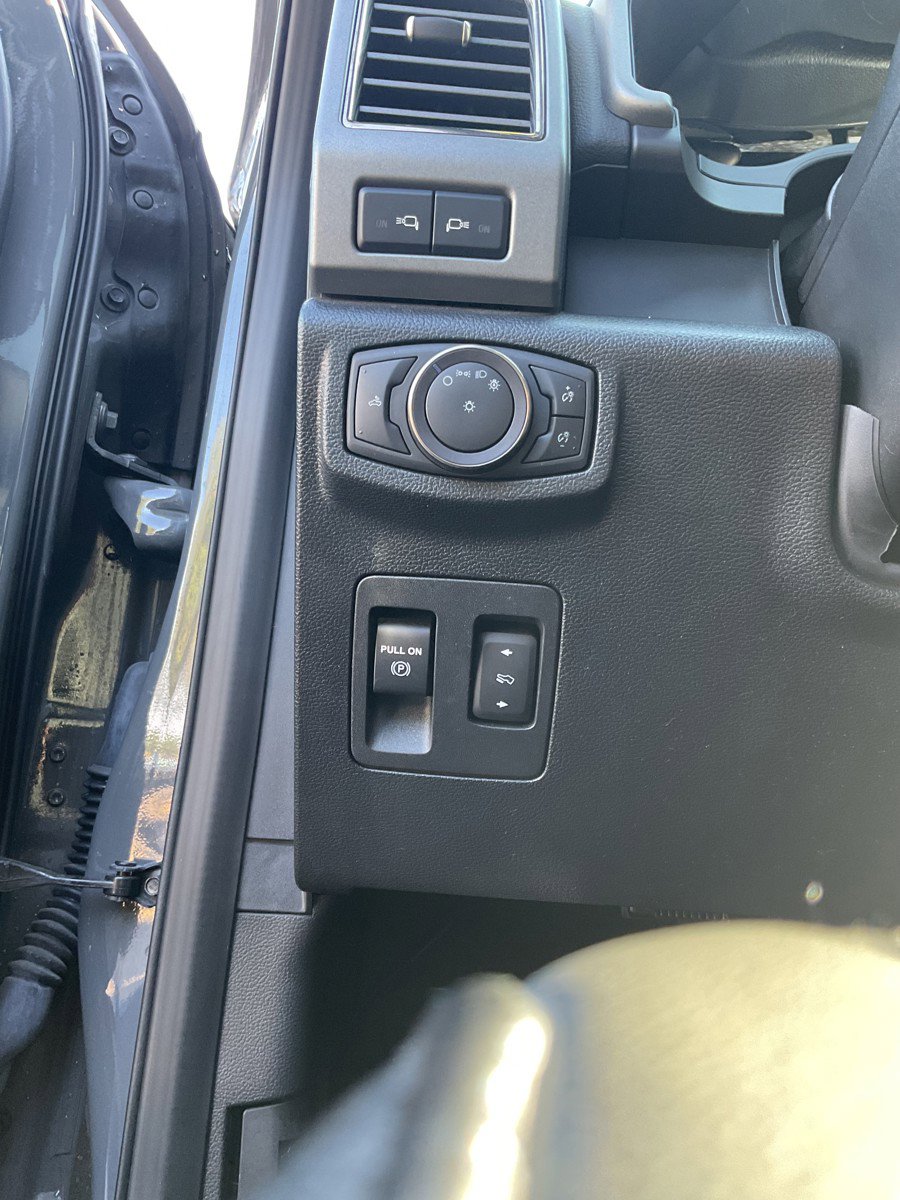 Used 2020 Ford F150 Raptor w/ Equipment Group 802A Luxury image 30