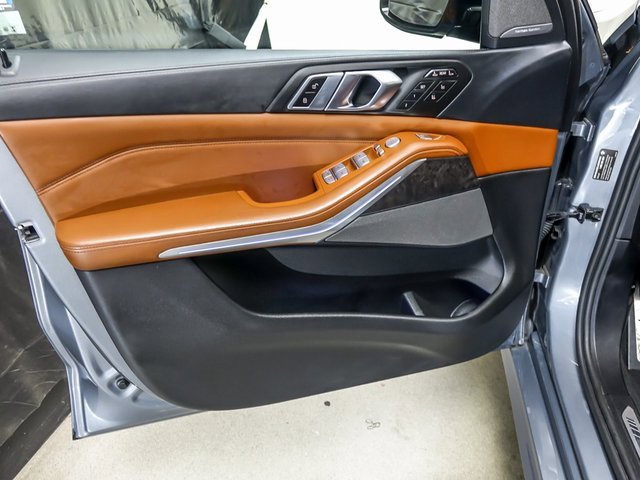 Used 2023 BMW X7 M60i w/ Executive Package image 26