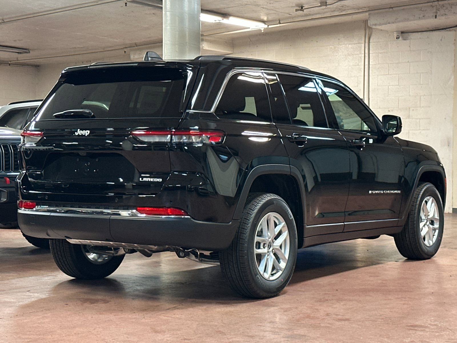 New 2026 Jeep Grand Cherokee Laredo image 5