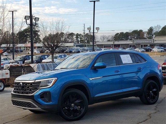 Certified 2025 Volkswagen Atlas Cross Sport SE w/ Panoramic Sunroof Package image 32