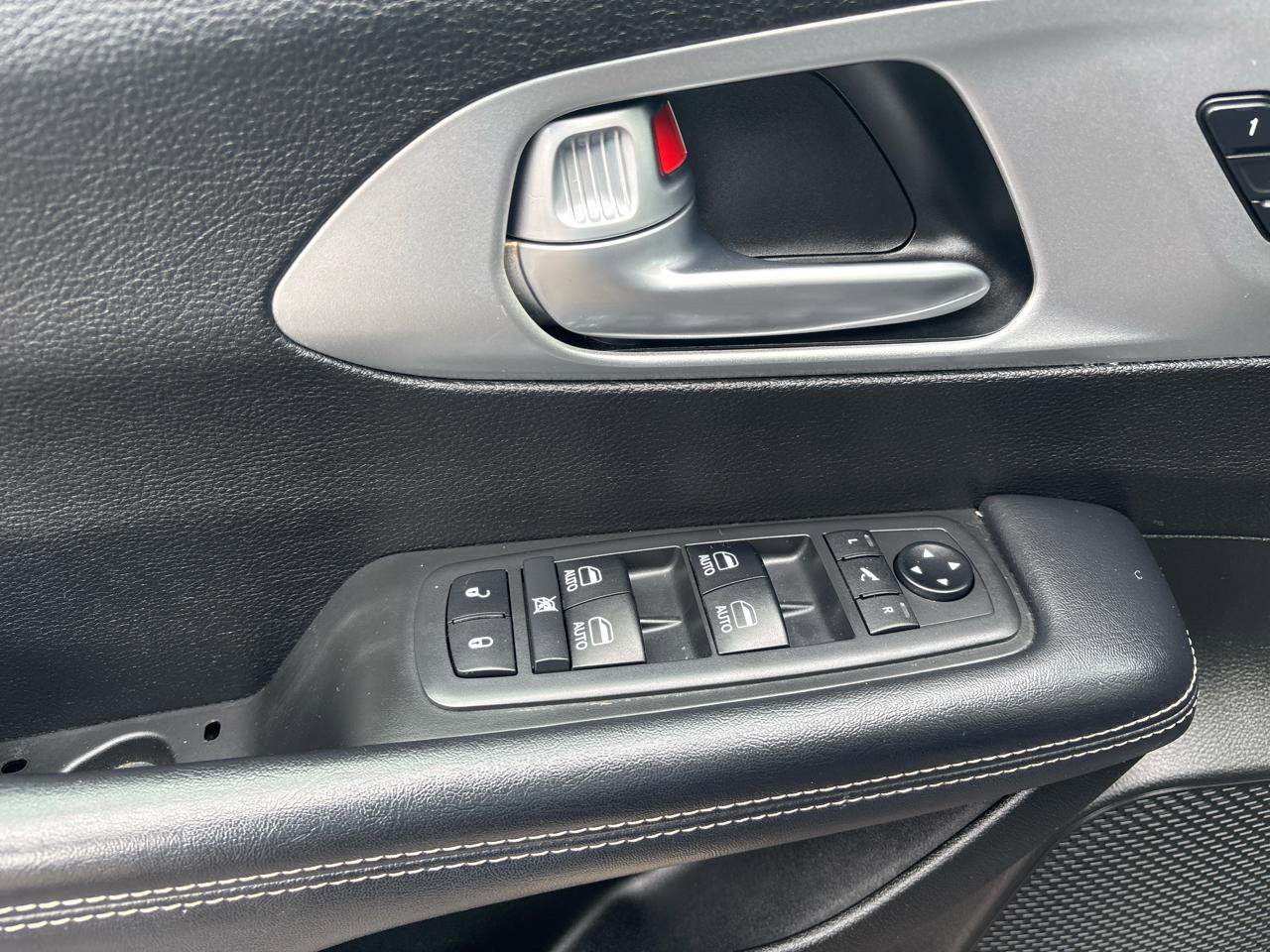 Used 2018 Chrysler Pacifica Limited w/ Advanced Safetytec Group image 10