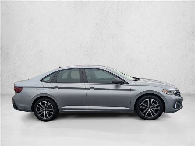 Certified 2024 Volkswagen Jetta Sport image 4