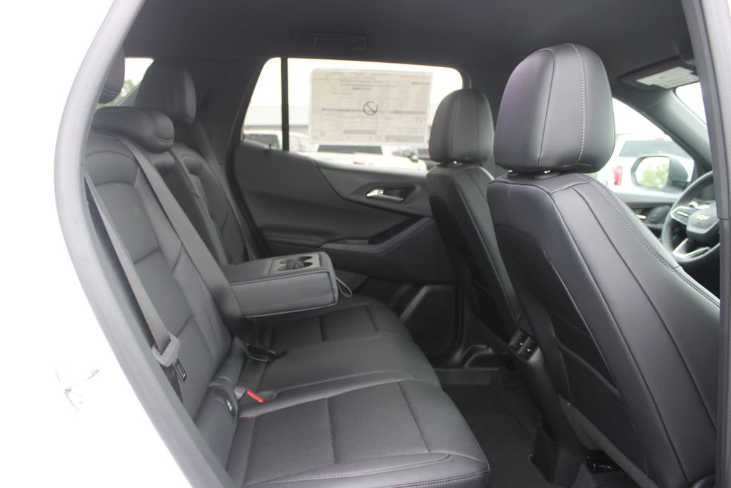 New 2026 Chevrolet Equinox LT w/ Convenience Package II FWD image 30
