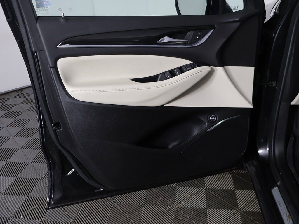 Used 2023 Buick Enclave Essence image 25