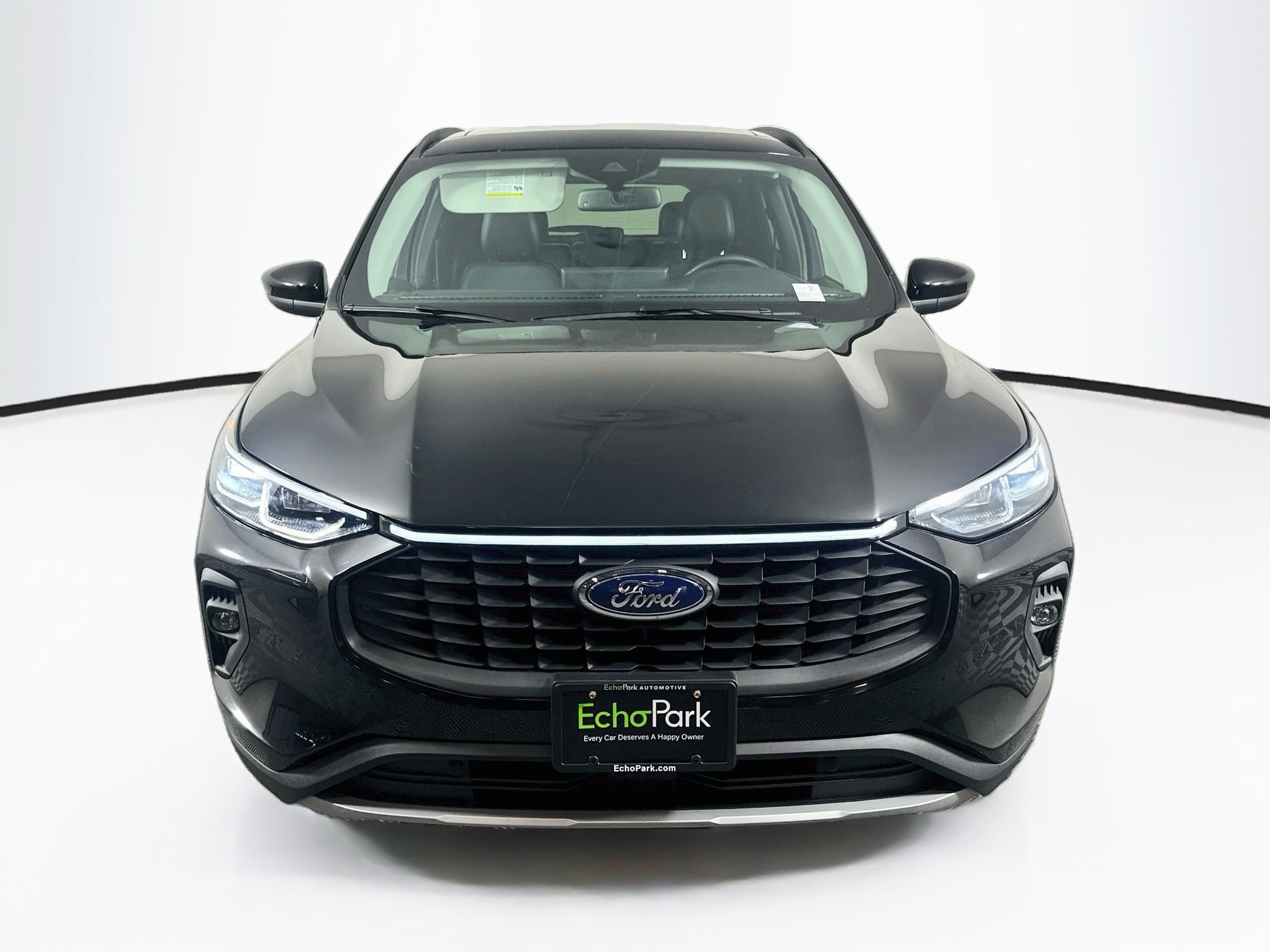 Used 2025 Ford Escape Platinum AWD/4WD image 2