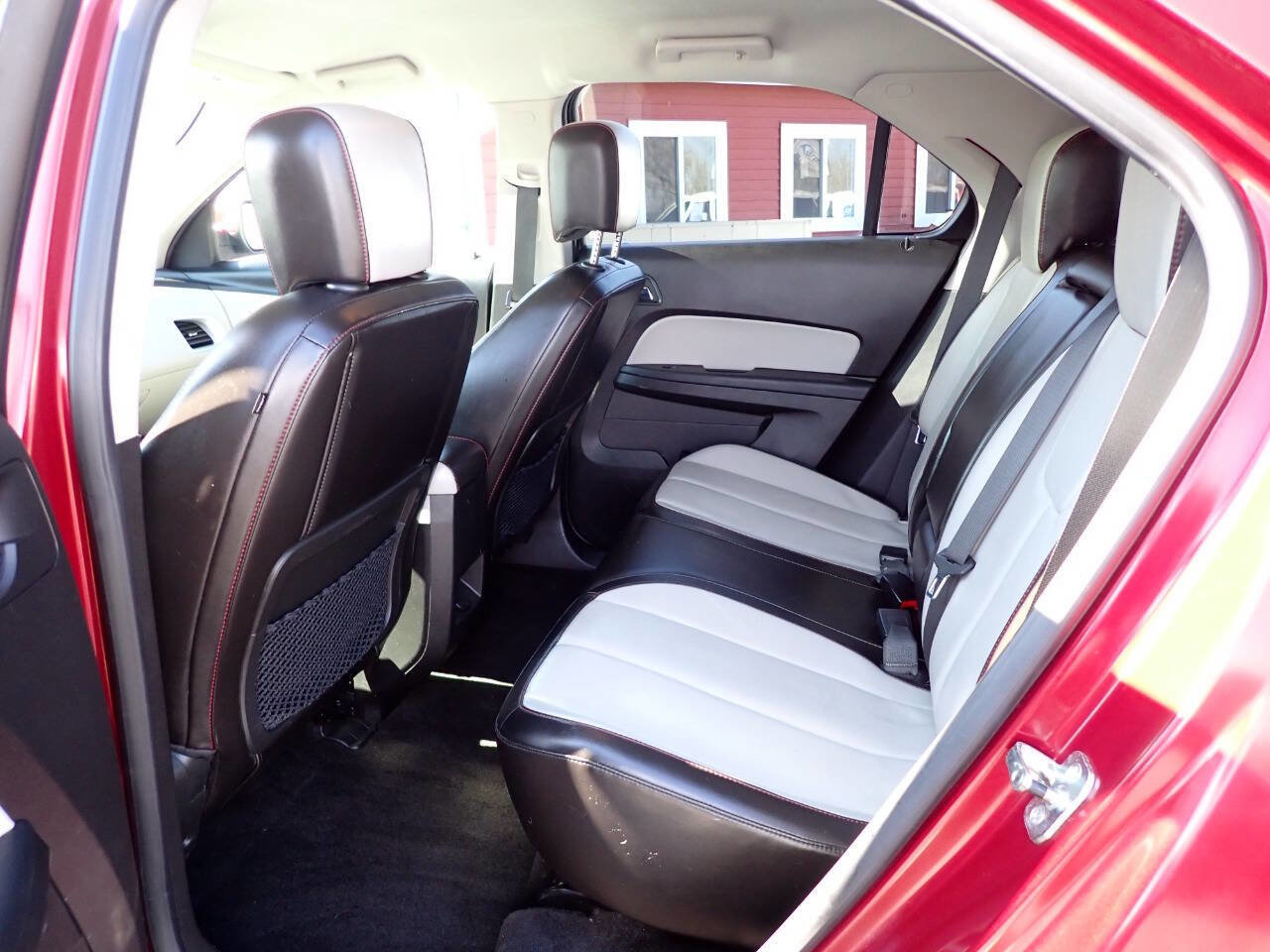 Used 2011 Chevrolet Equinox LT FWD image 9
