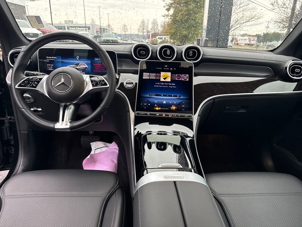 Used 2025 Mercedes-Benz GLC 300 4MATIC image 19