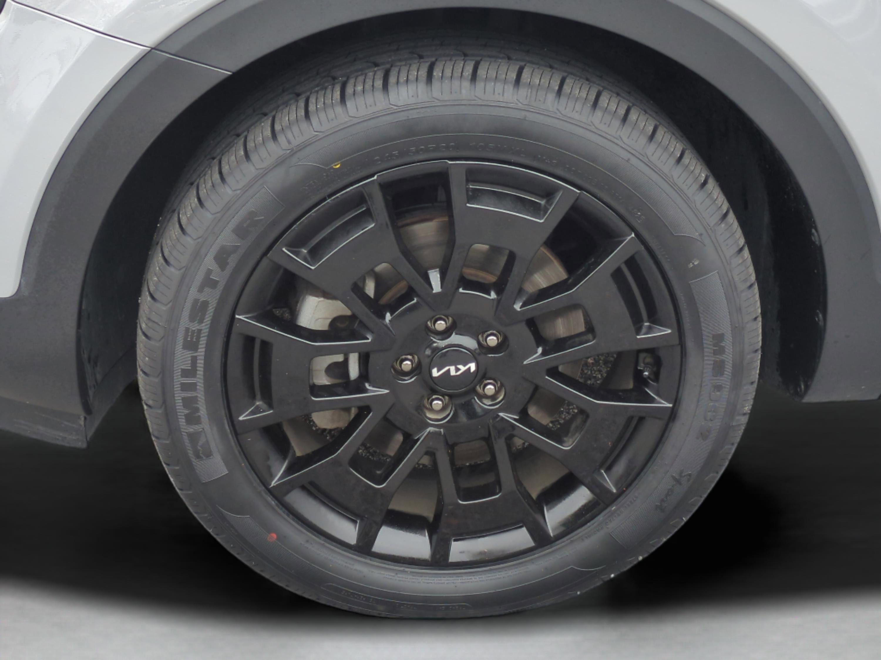 Certified 2022 Kia Telluride SX w/ Nightfall Edition Package image 11