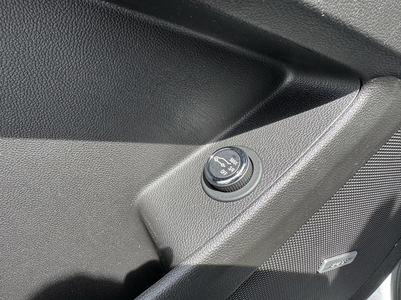 Used 2023 Chevrolet Traverse Premier image 15