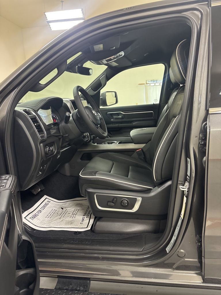 New 2026 RAM 1500 Laramie AWD/4WD image 10