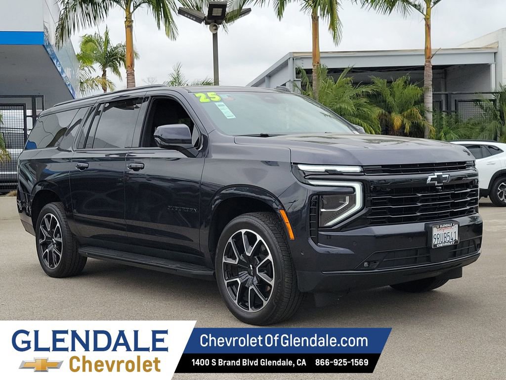 Certified 2025 Chevrolet Suburban RST image 10