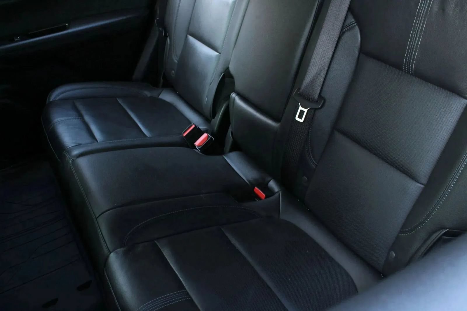 Used 2019 Chevrolet Blazer LT w/ Sound & Technology Package FWD image 18