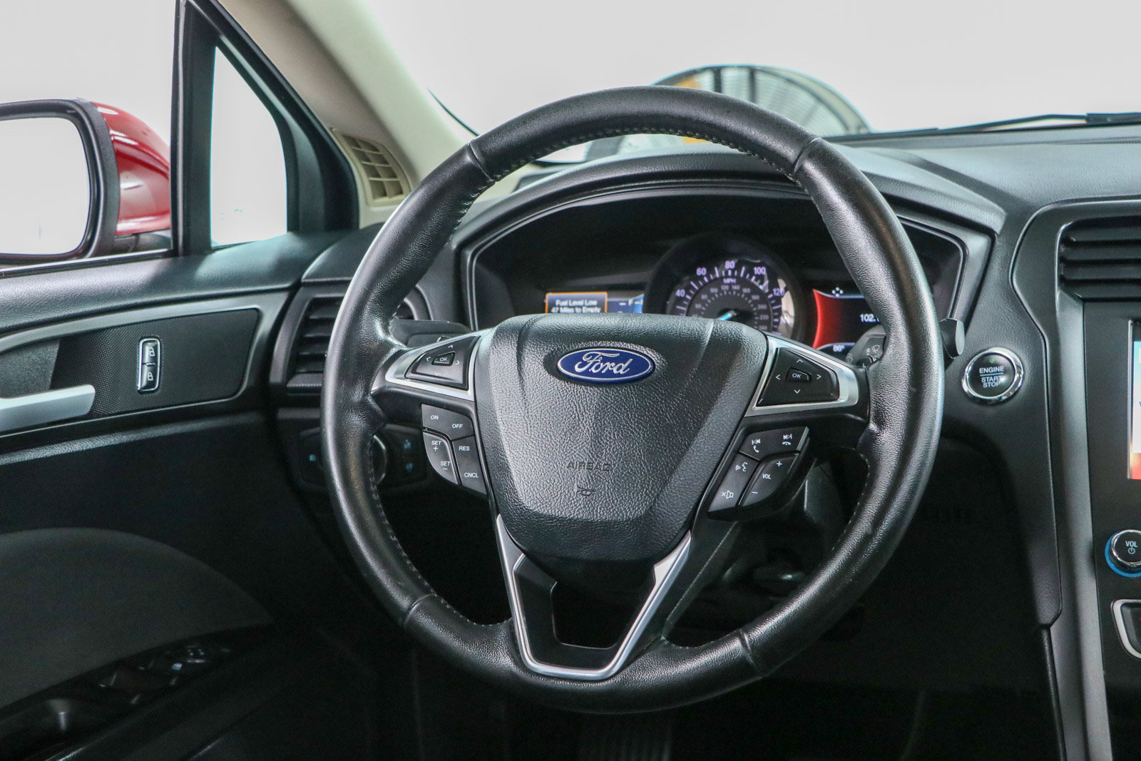 Used 2018 Ford Fusion SE w/ Equipment Group 201A FWD image 12