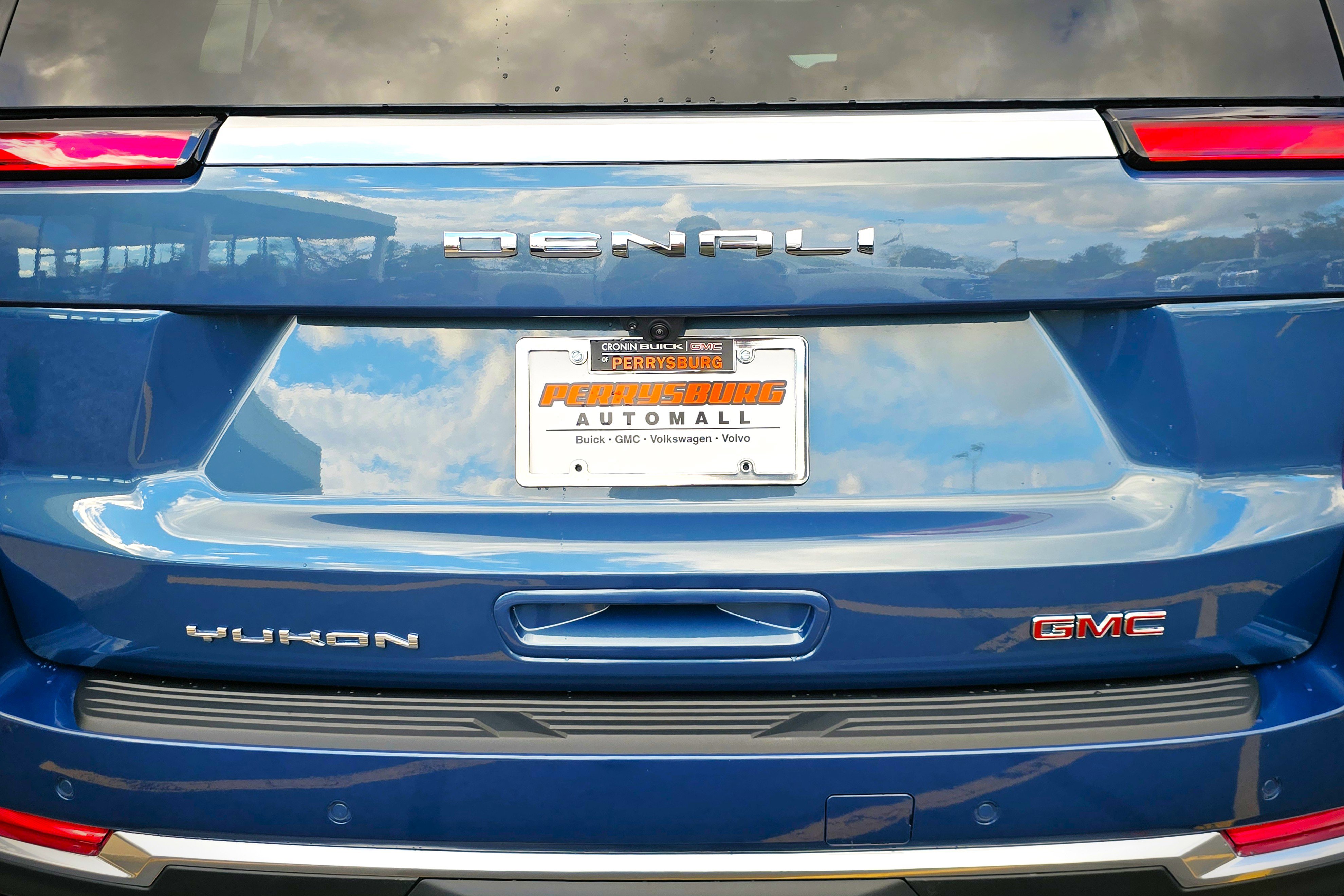 New 2026 GMC Yukon XL Denali w/ Sun & Power Step Package image 25