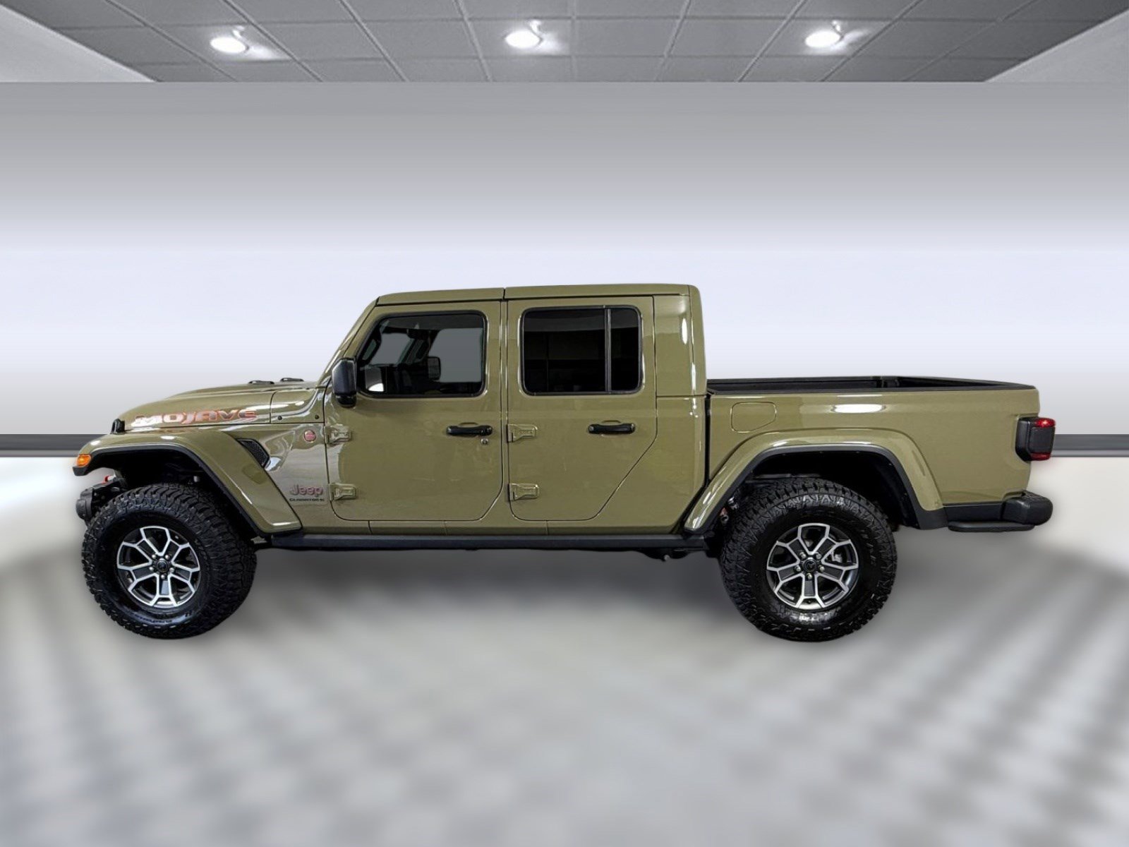 Used 2025 Jeep Gladiator Mojave AWD/4WD image 2