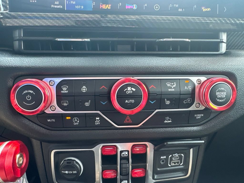 Certified 2025 Jeep Gladiator Overland AWD/4WD image 8