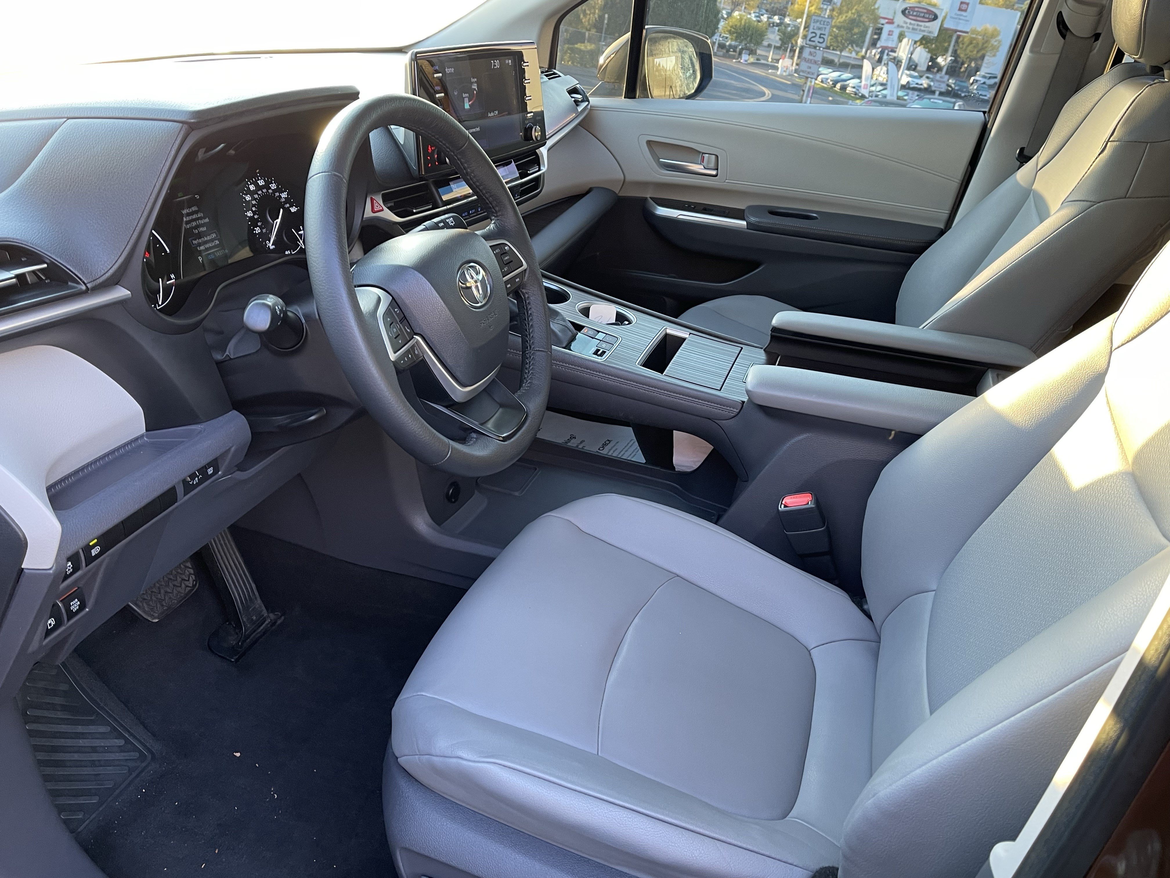 Certified 2021 Toyota Sienna XLE AWD/4WD image 11