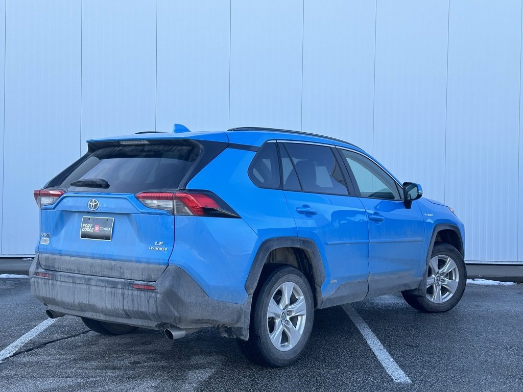 Used 2021 Toyota RAV4 LE image 5