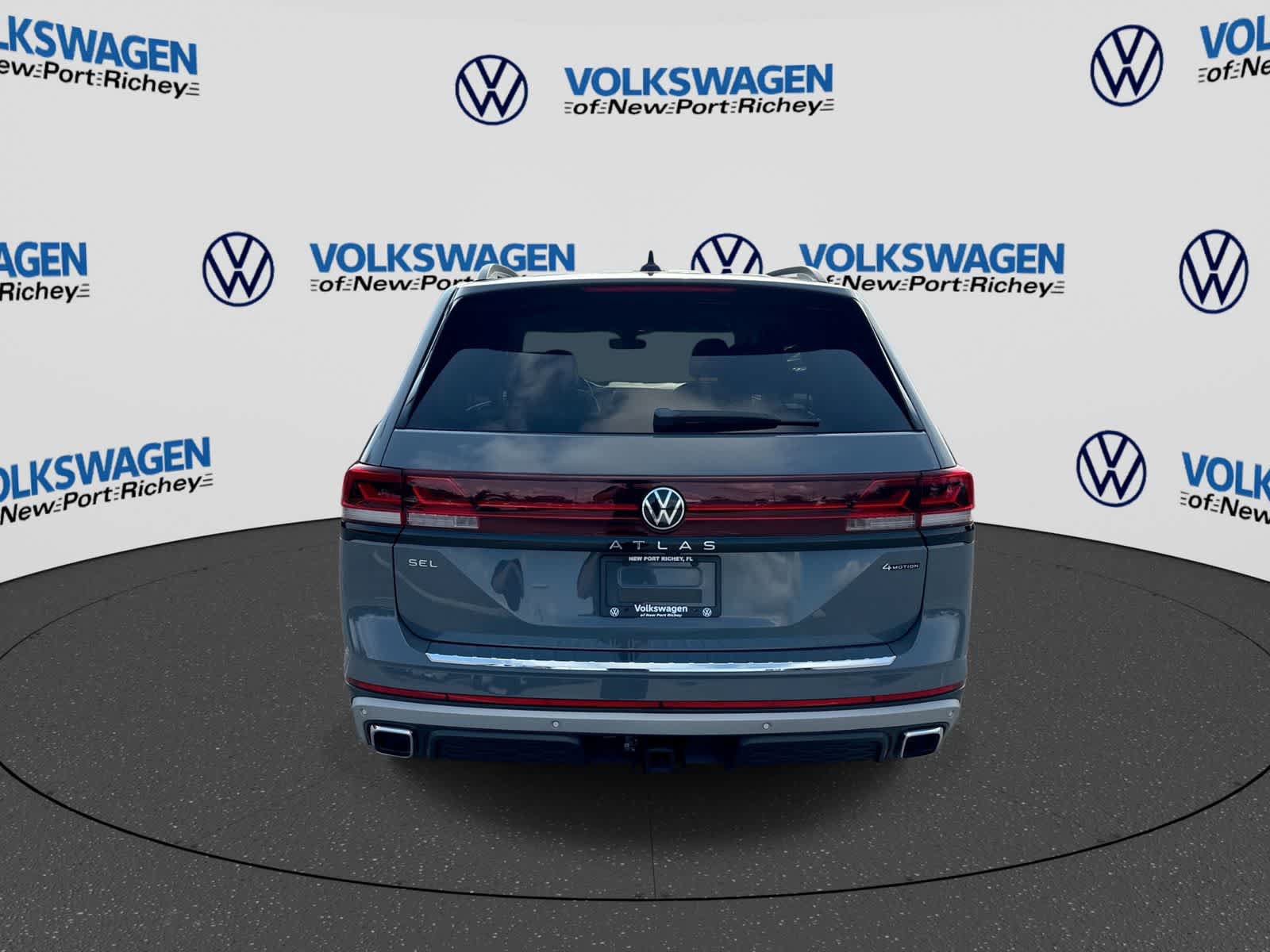 Used 2024 Volkswagen Atlas Peak Edition SEL AWD/4WD image 13