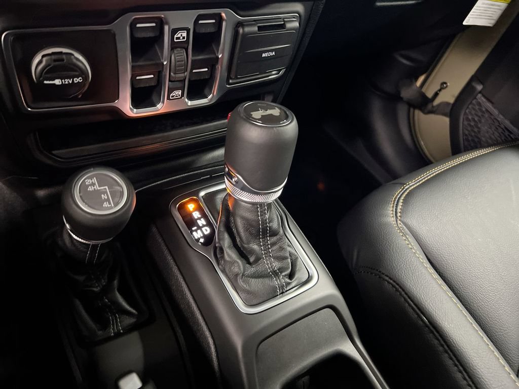 New 2026 Jeep Wrangler Unlimited Sahara AWD/4WD image 17