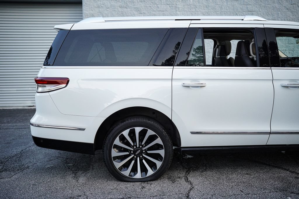 Used 2023 Lincoln Navigator L Reserve AWD/4WD image 15