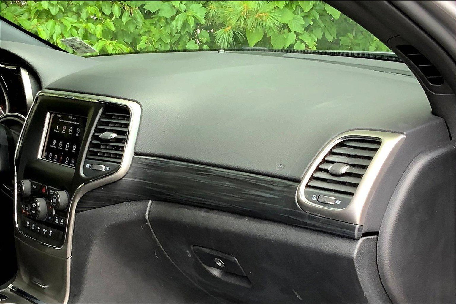 Used 2020 Jeep Grand Cherokee Laredo AWD/4WD image 15