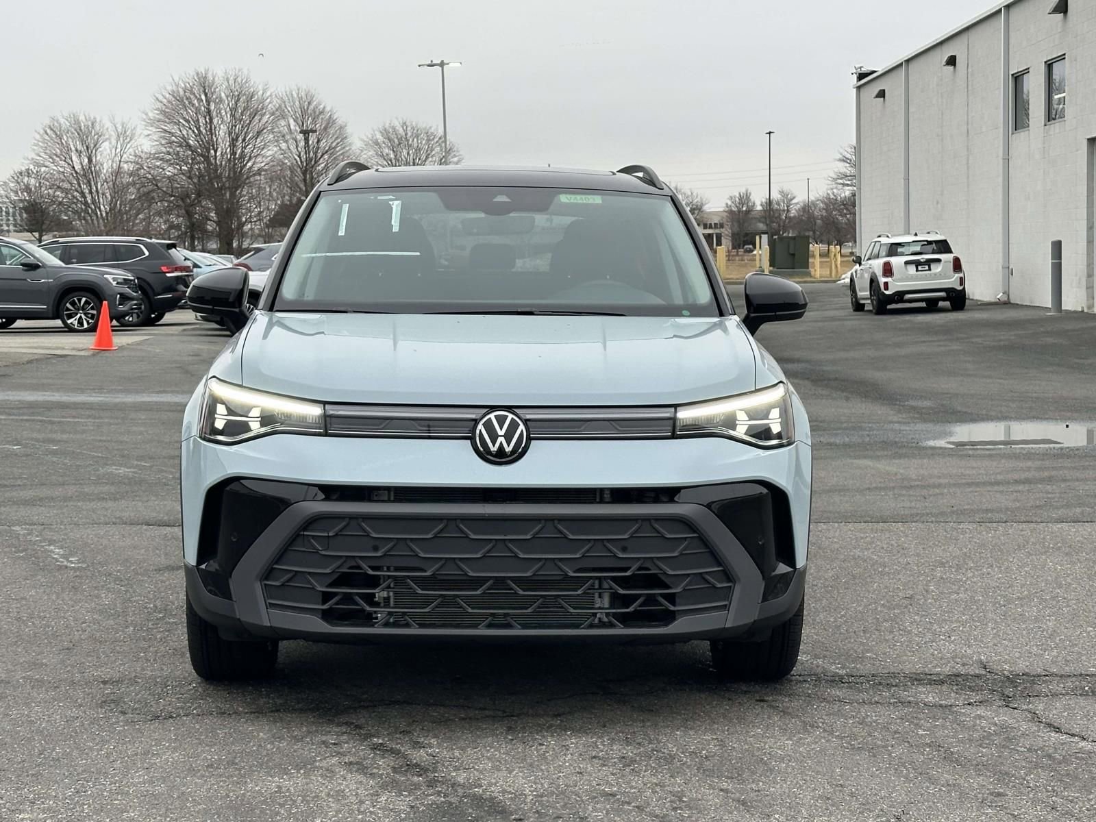 New 2026 Volkswagen Taos SE image 9