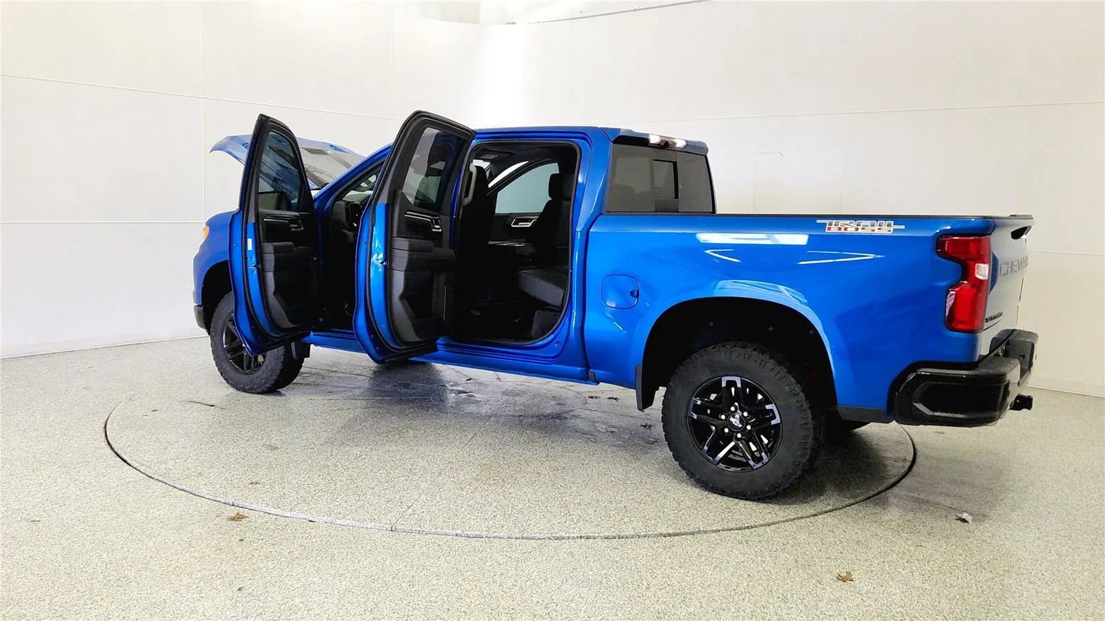 Used 2023 Chevrolet Silverado 1500 LT Trail Boss w/ LT Trail Boss Premium Package image 11