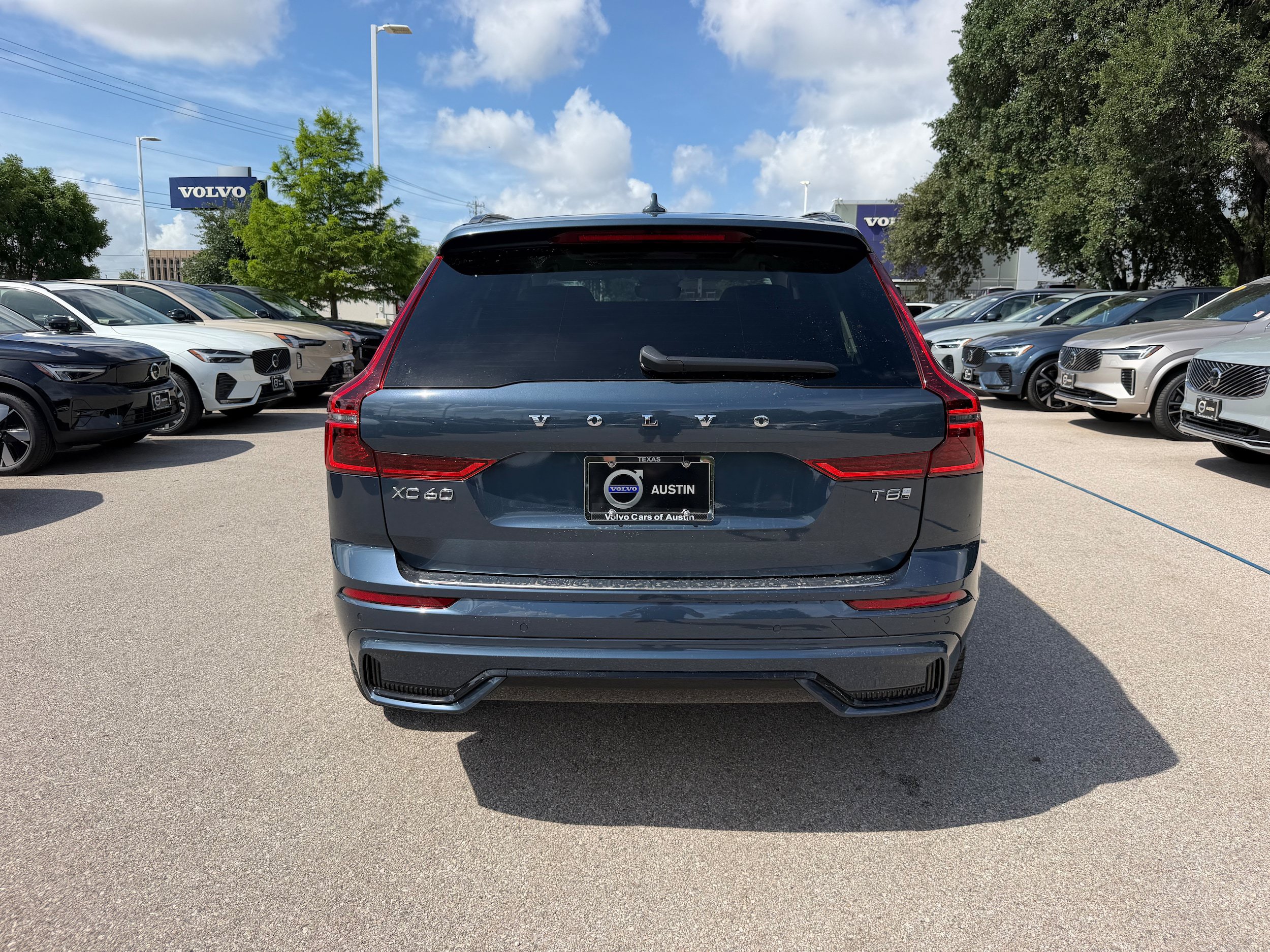 New 2026 Volvo XC60 T8 Ultra w/ Protection Package Premier AWD/4WD image 5