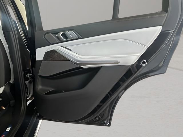 New 2026 BMW X5 xDrive40i w/ Premium Package AWD/4WD image 22